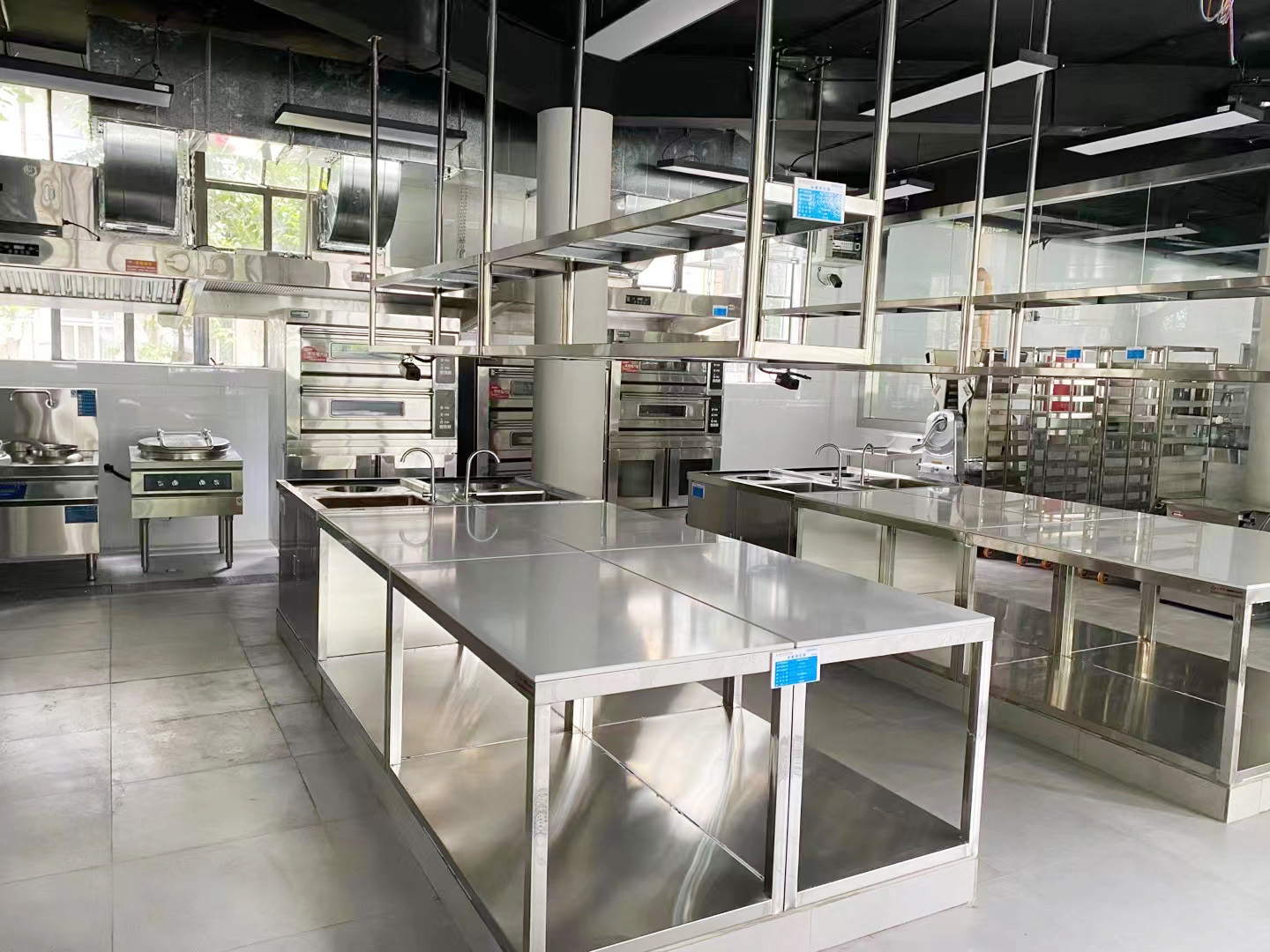 酒店小黄片链接下载设备及用品